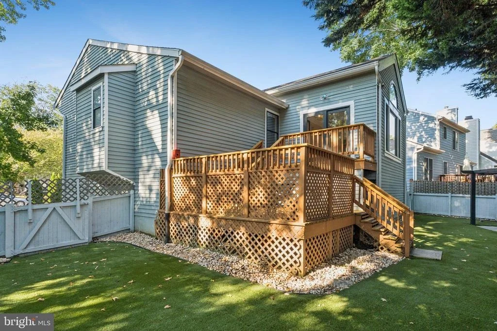 Photo of 910 LANGDON COURT