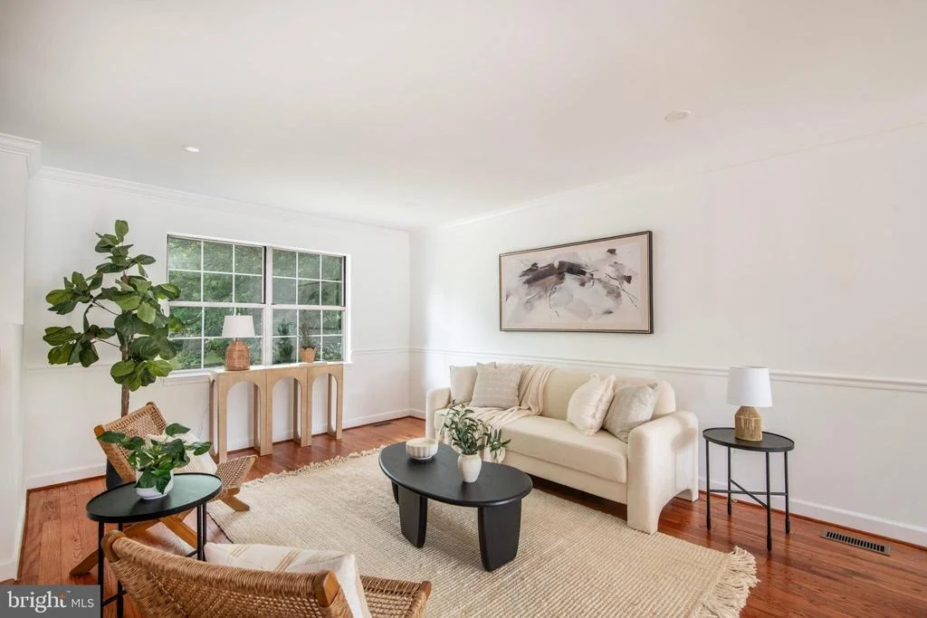 Photo of 1240 VIKING DRIVE N