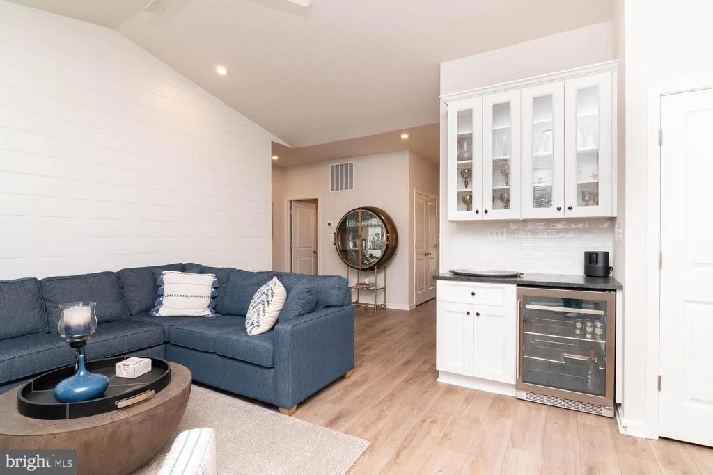 Photo of 25087 TREEVIEW LANE