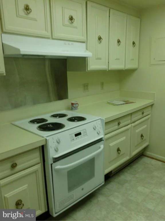 Photo of Unit 103A at 3640 GLENEAGLES DRIVE