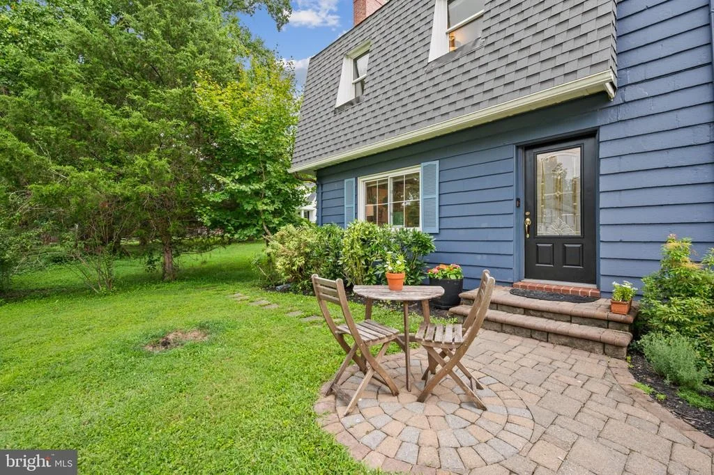Photo of 213 PIPING ROCK DRIVE