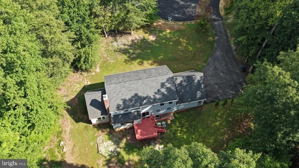 Photo of 8253 HONEYSUCKLE ROAD