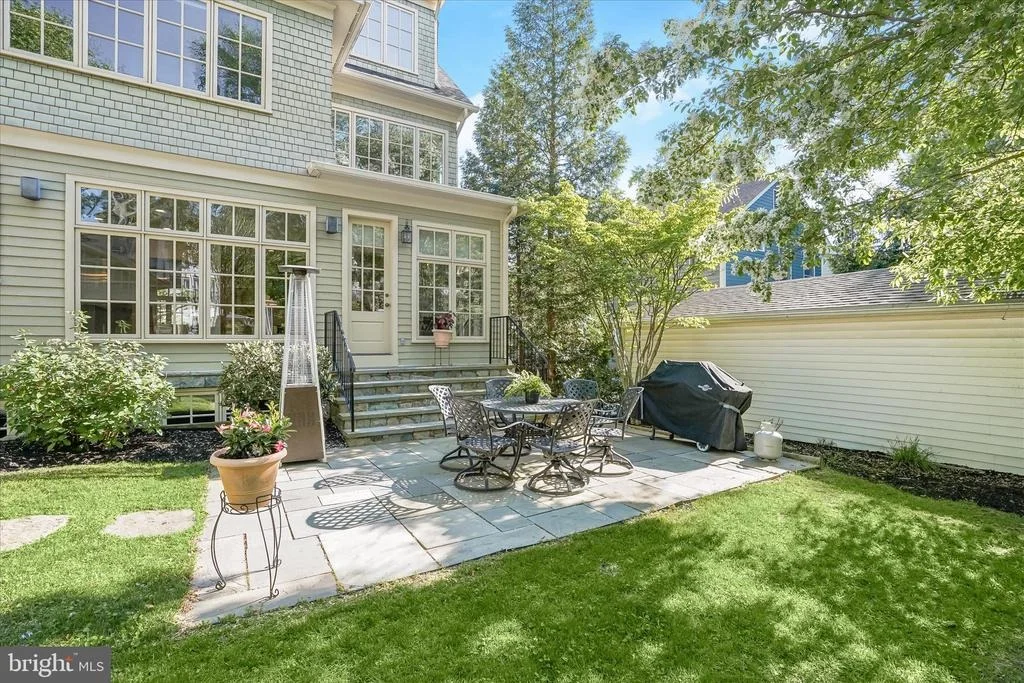 Photo of 4423 WALSH STREET