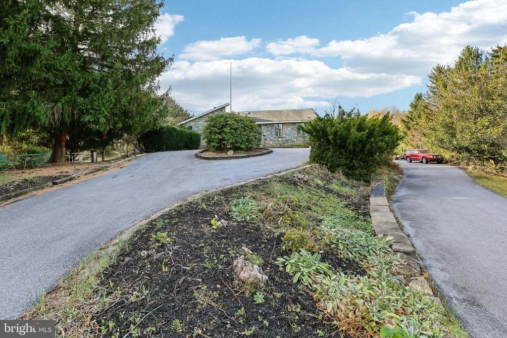 Photo of 1170 RIDGE RD