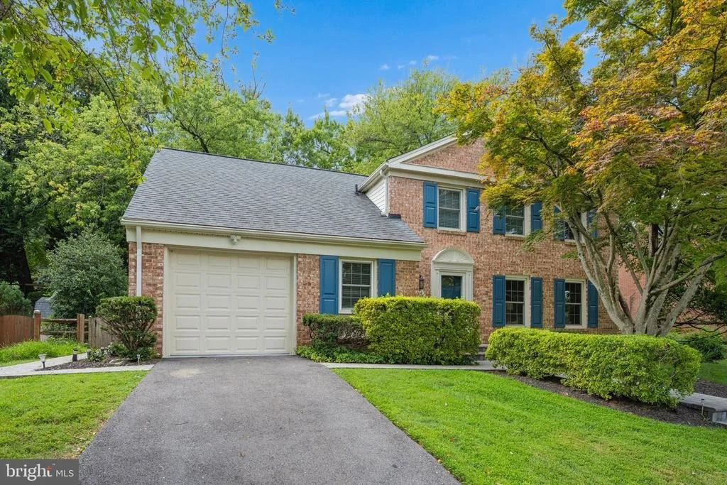 Photo of 1104 FALLSMEAD WAY