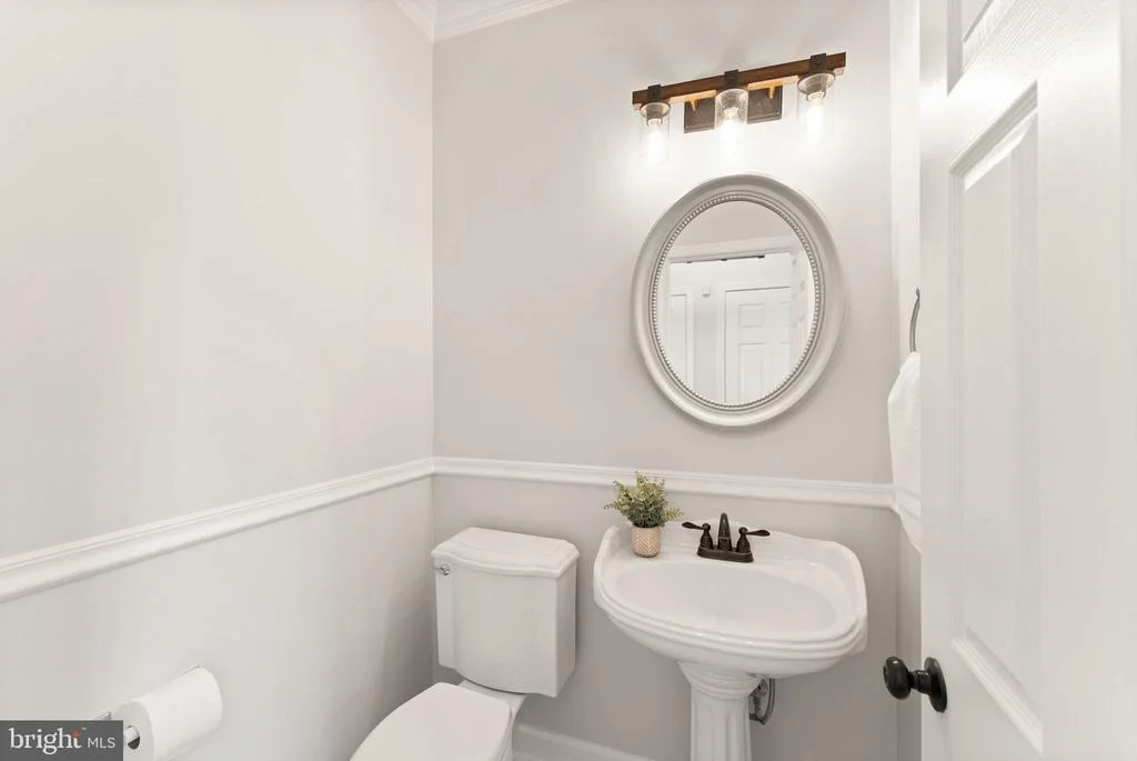 Photo of 817 KENNETH PLACE SE