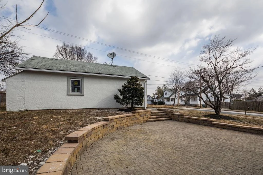 Photo of 3308 GLENMORE AVENUE