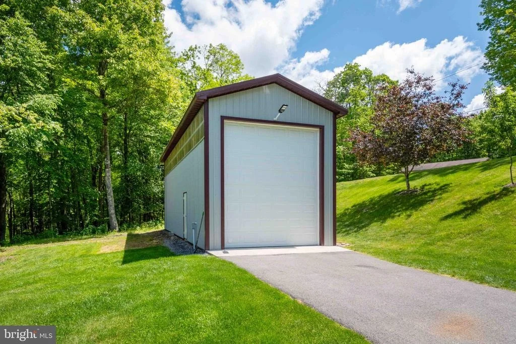 Photo of 511 HILLTOP ROAD