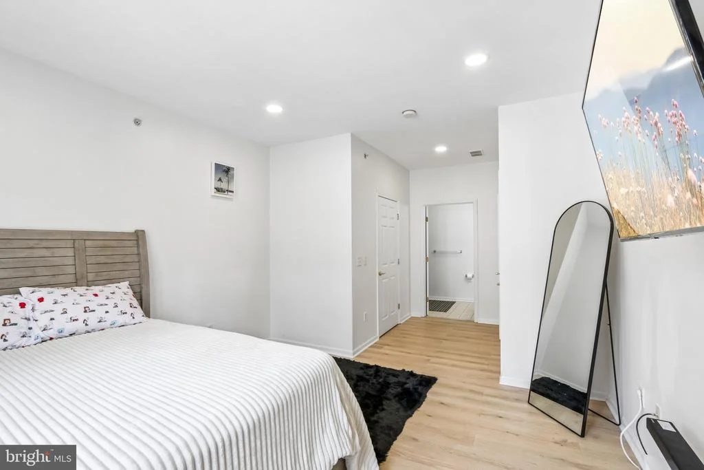 Photo of 121 KYLE WAY