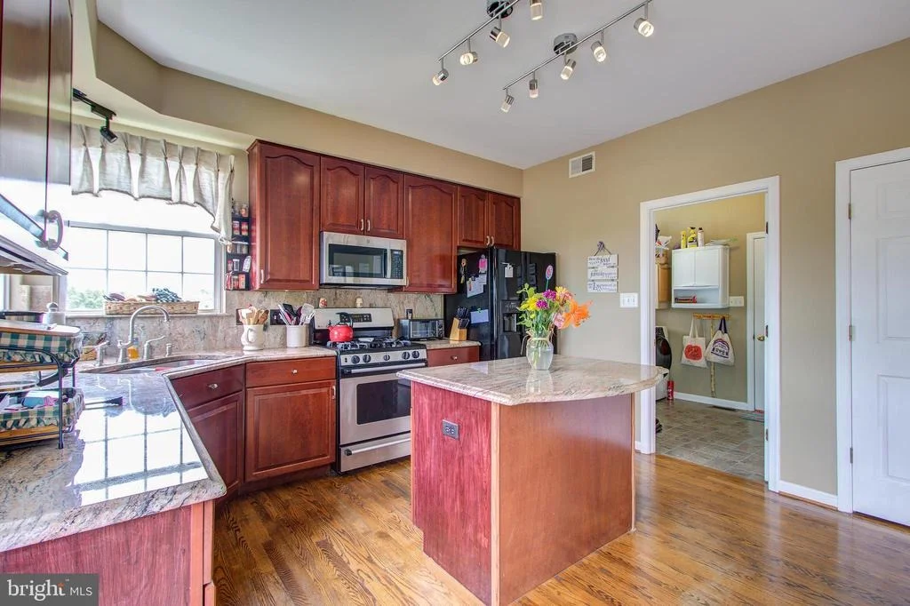Photo of 6704 SKIPWITH COURT