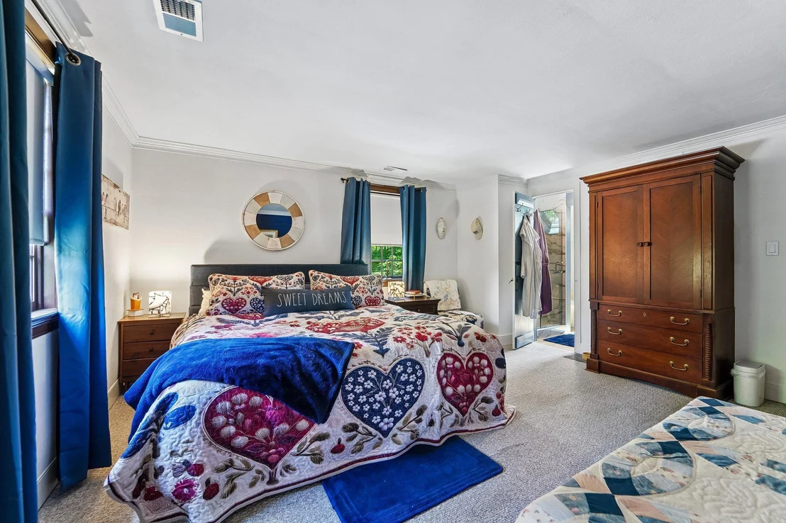 Photo of 355 BROADVIEW LANE