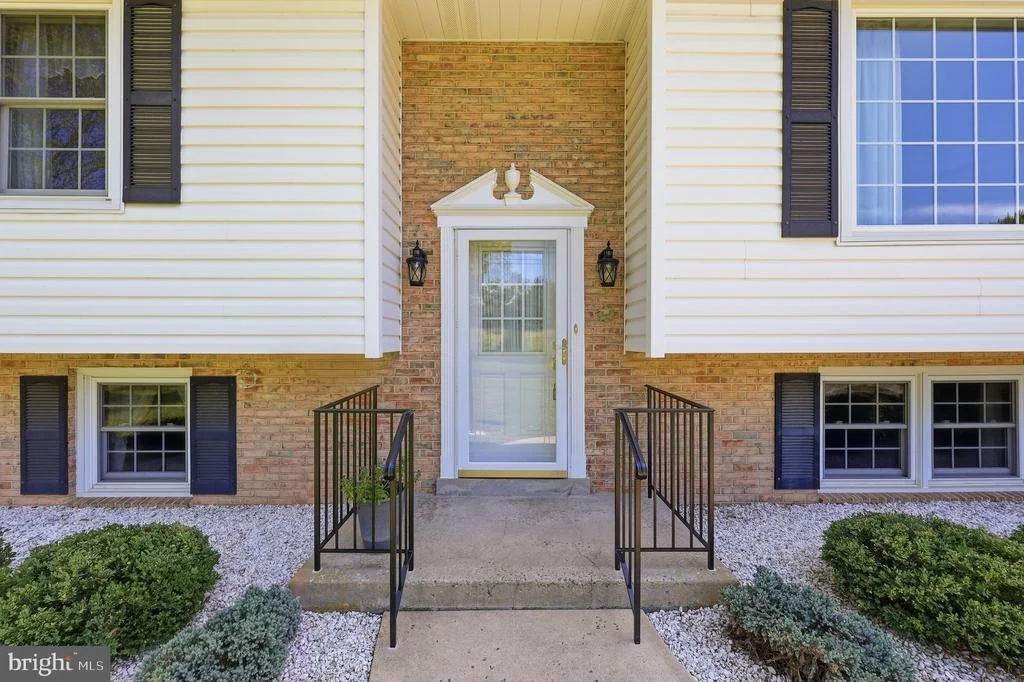 Photo of 8117 RUNNYMEADE DRIVE