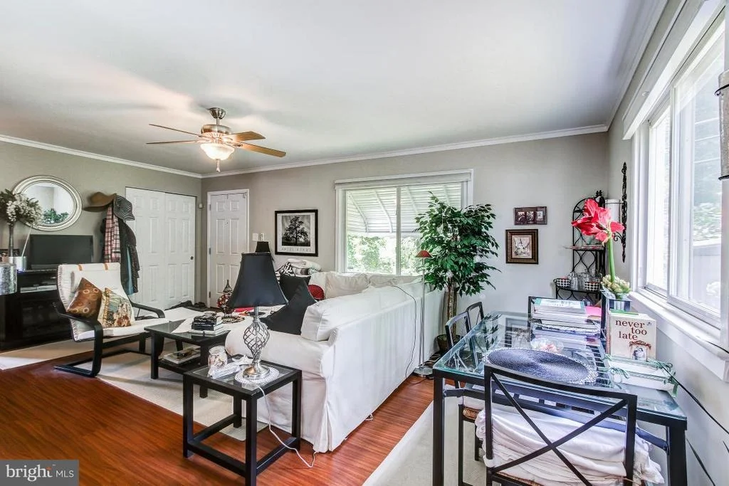 Photo of 830 WHITE WAY