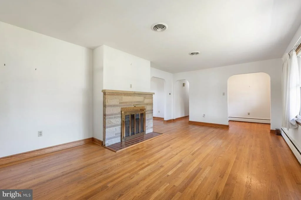 Photo of 16 LINDEN BOULEVARD