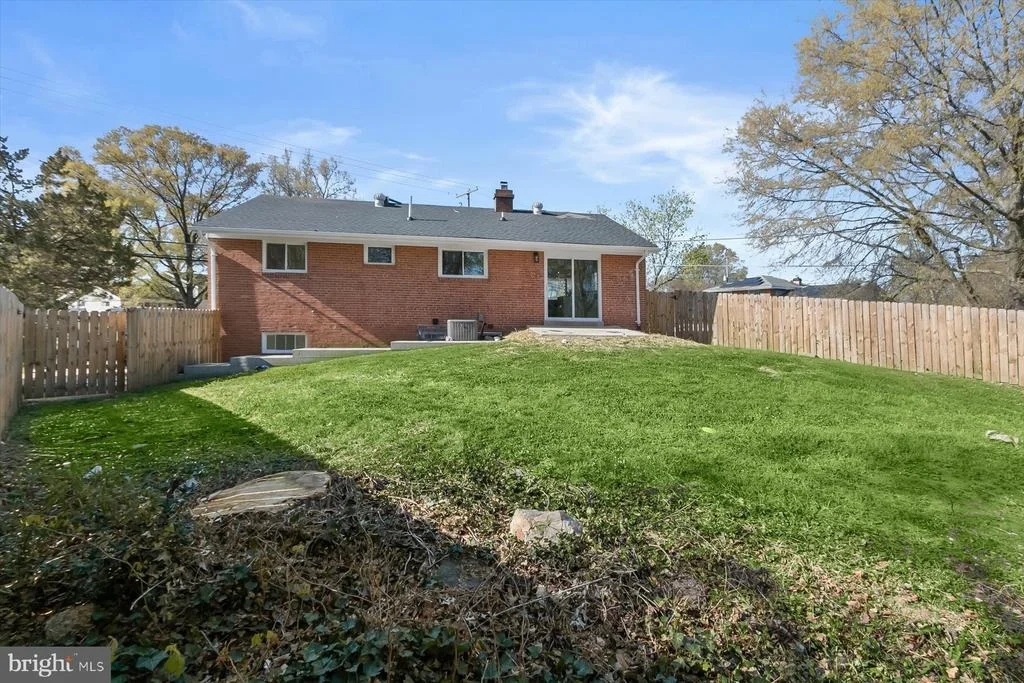 Photo of 7508 KIPLING PARKWAY