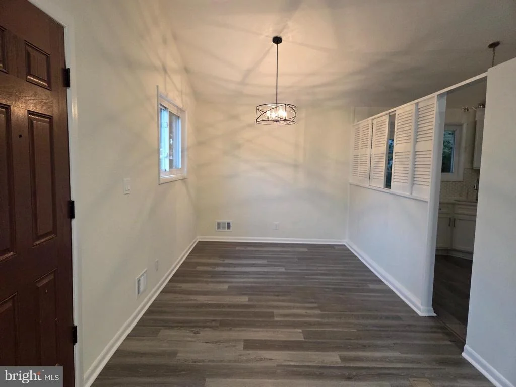 Photo of 5912 WINNER AVENUE