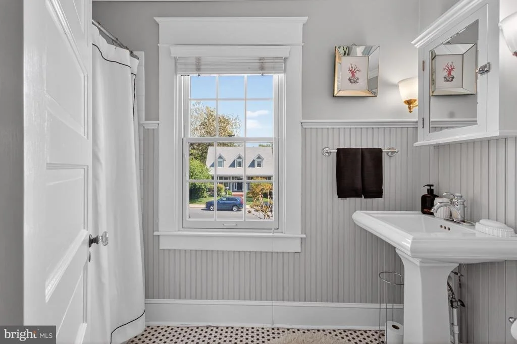 Photo of 829 SAVANNAH ROAD