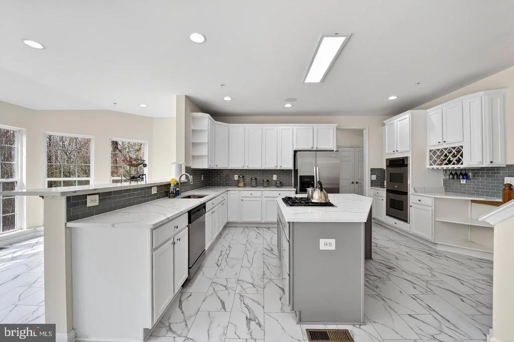 Photo of 16101 VENICE ROAD