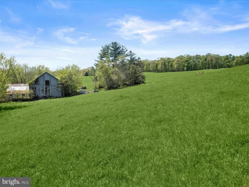 Photo of 932 OLD MANCHESTER ROAD