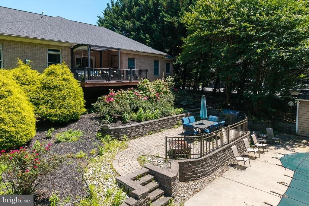 Photo of 922 SIDEHILL DRIVE