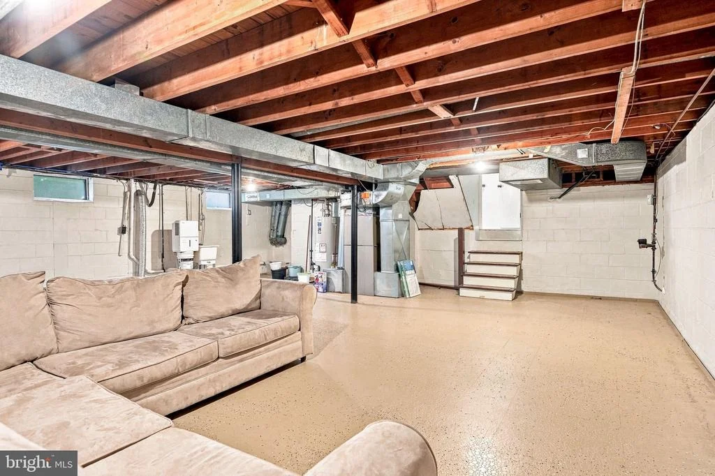 Photo of 2500 SALEM DRIVE