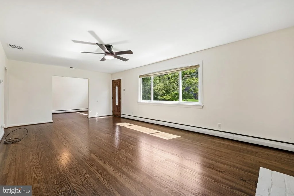 Photo of 816 MEADOW ROAD