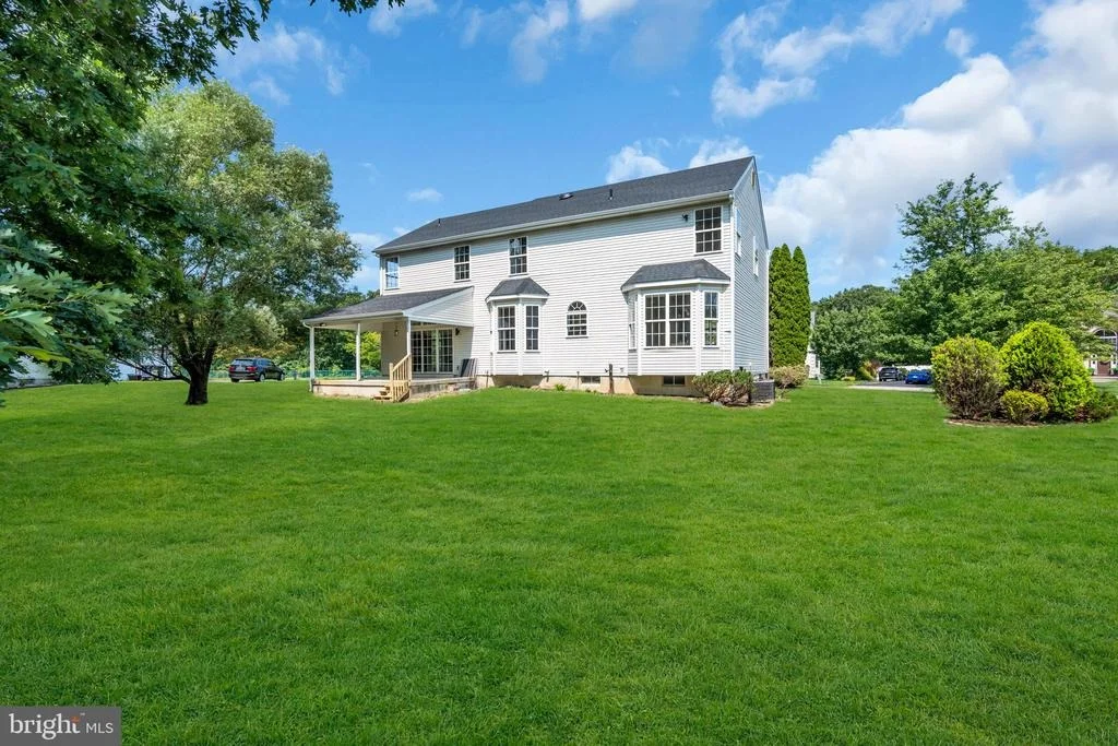 Photo of 1055 HUNTINGDON DRIVE