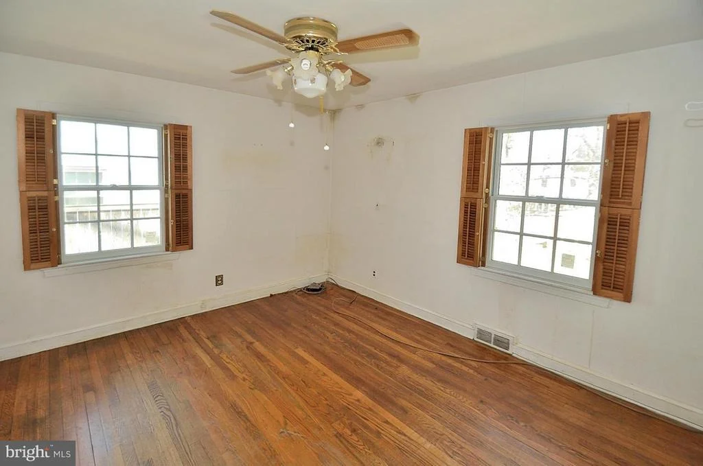 Photo of 2105 LINDEN LANE