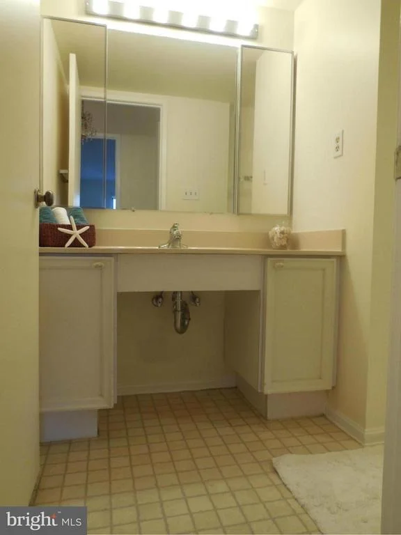 Photo of Unit 1219 at 15101 INTERLACHEN DRIVE