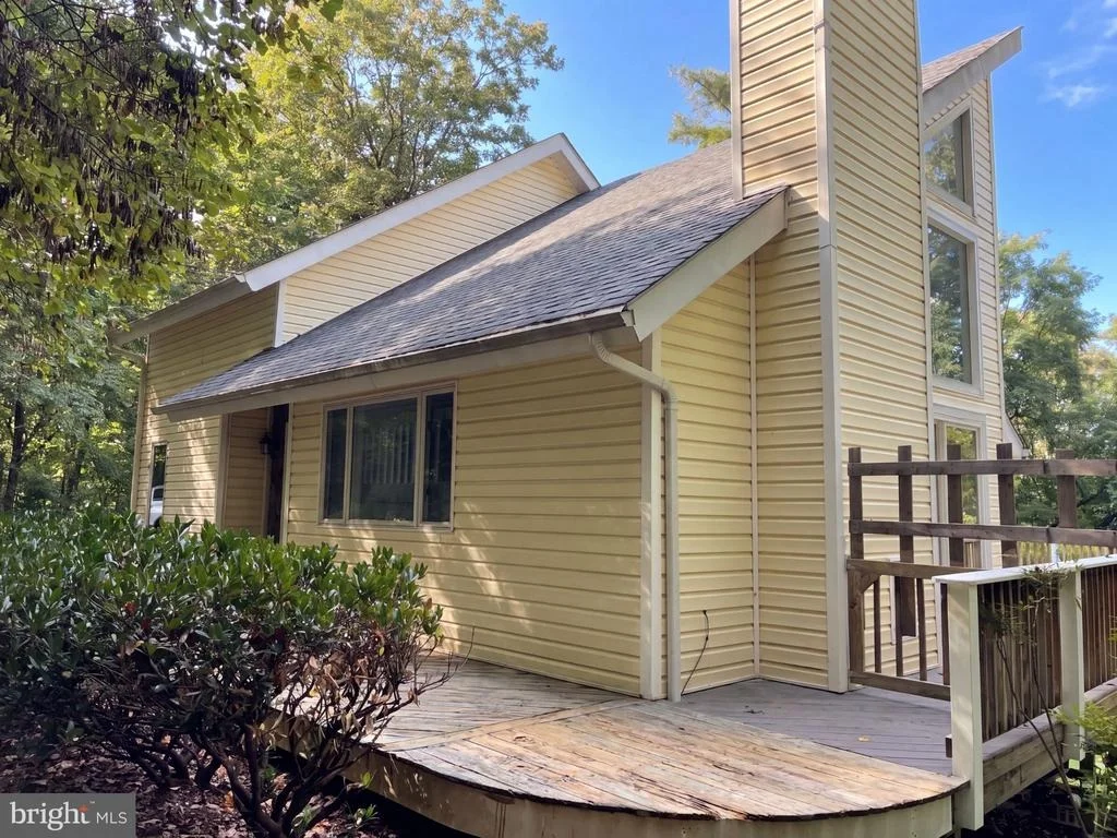 Photo of 542 JONATHAN ROAD