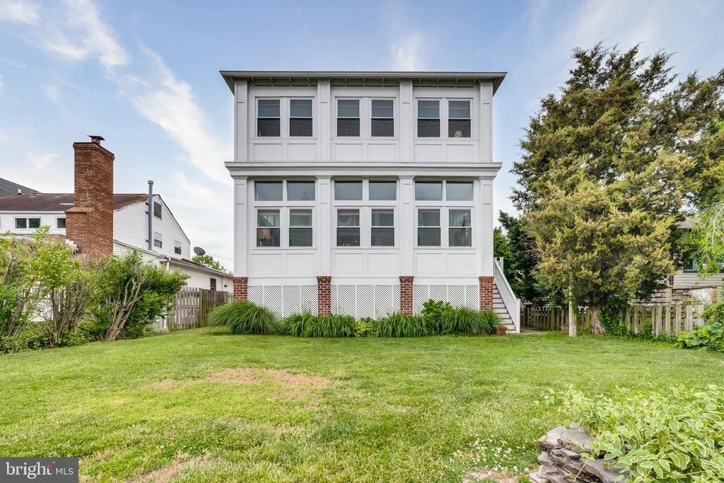 Photo of 7006 RIVER DRIVE ROAD
