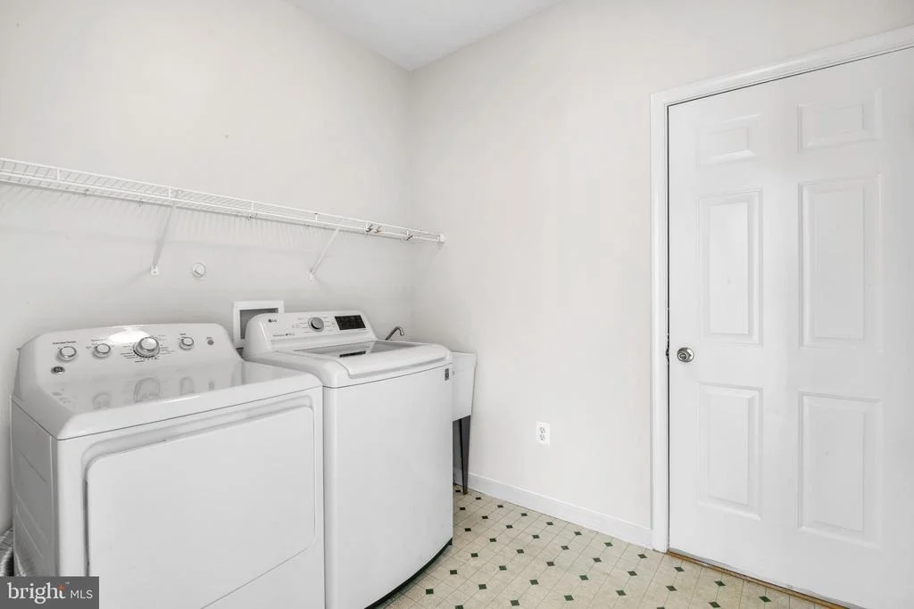 Photo of 9039 CLENDENIN WAY