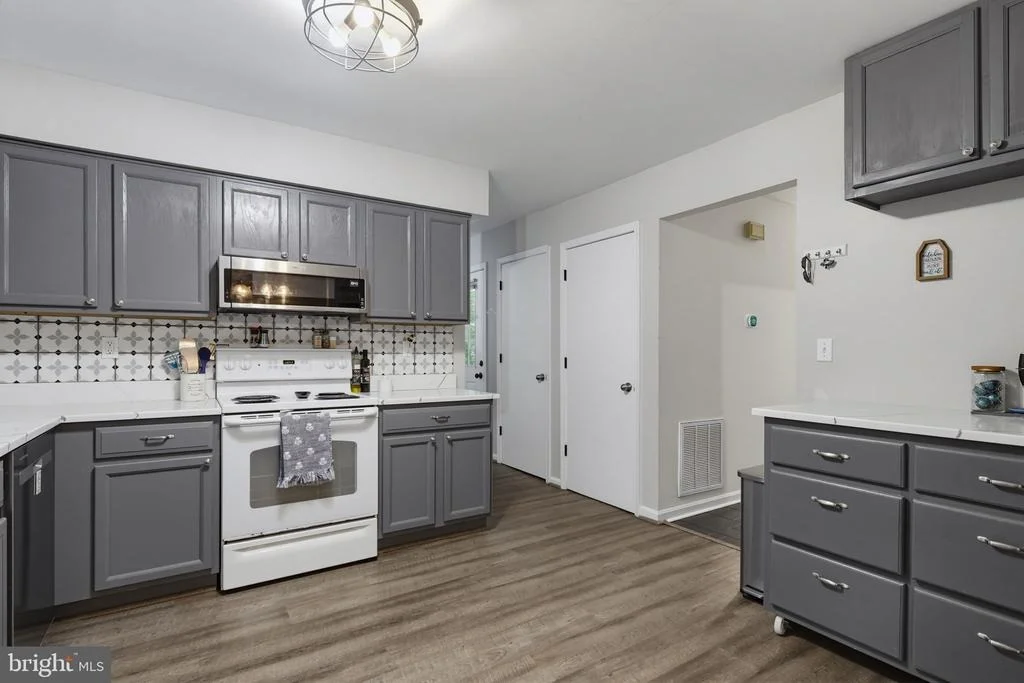 Photo of 2501 YORK COURT