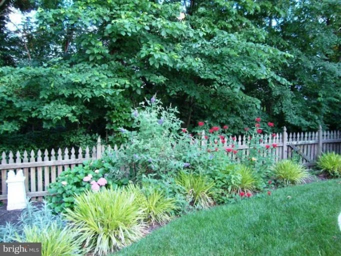 Photo of 43673 SUMMERWOOD CIRCLE