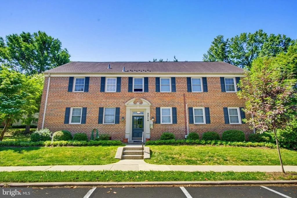 Photo of Unit 201 at 2214 COLSTON DRIVE