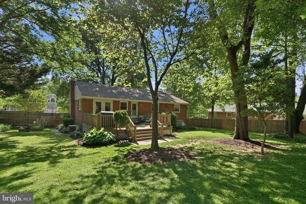 Photo of 5414 QUEENSBERRY AVENUE