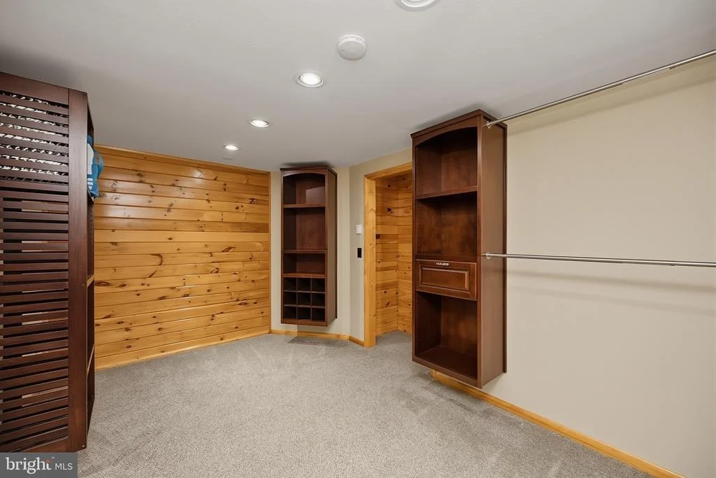 Photo of 253 GLEANINGS DRIVE