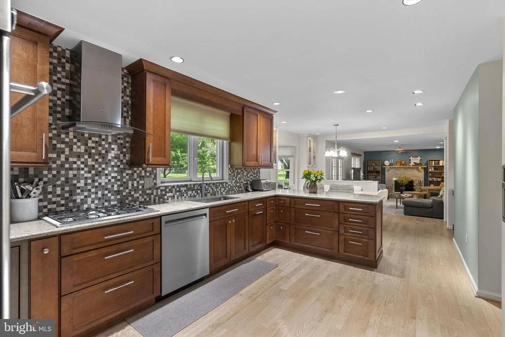 Photo of 4913 CONTINENTAL DRIVE