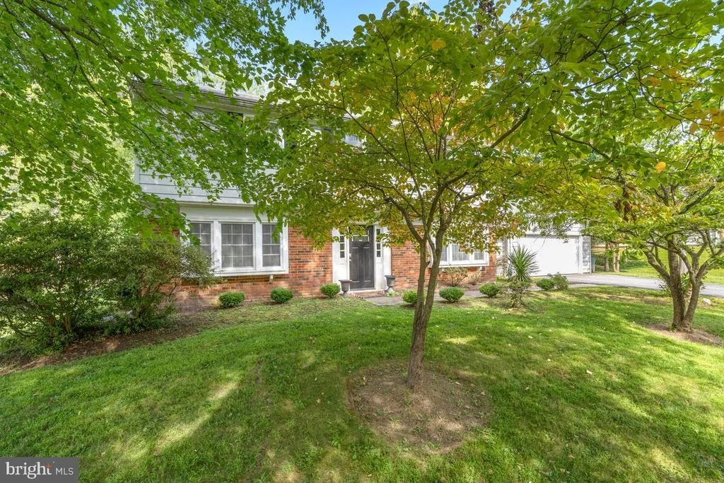Photo of 14028 BREEZE HILL LANE