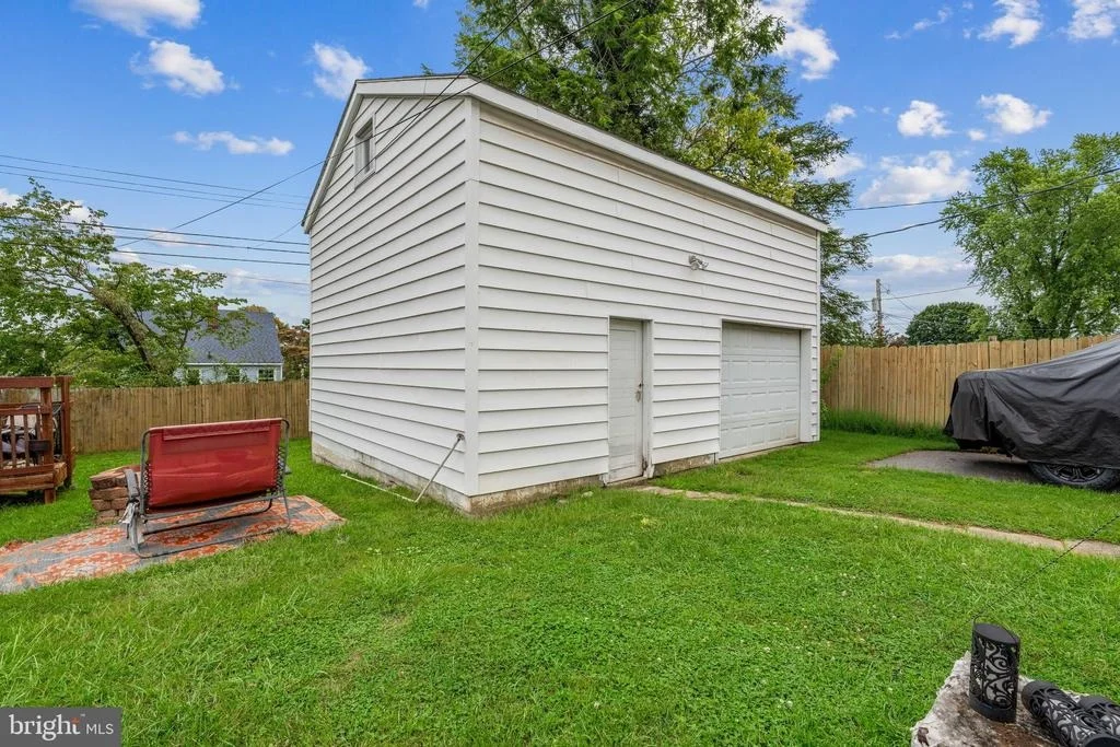 Photo of 1044 BEECHWOOD DRIVE
