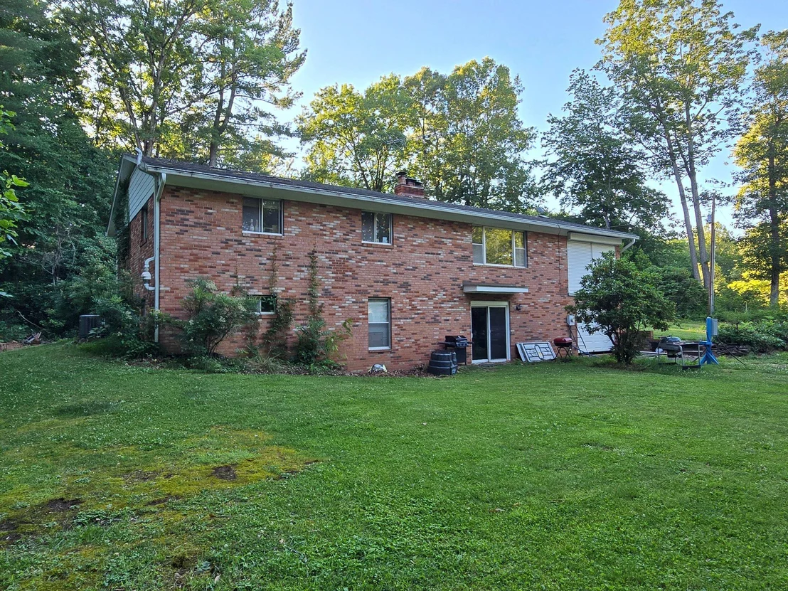 Photo of 6301 LEEDS MANOR