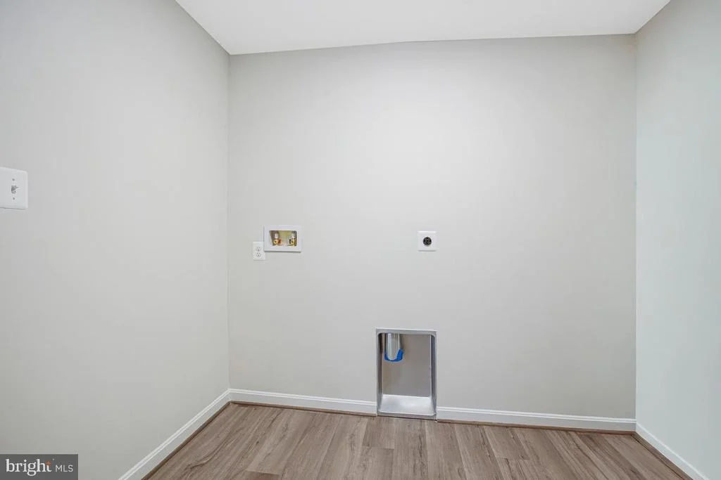 Photo of 10 POPLAR LANE