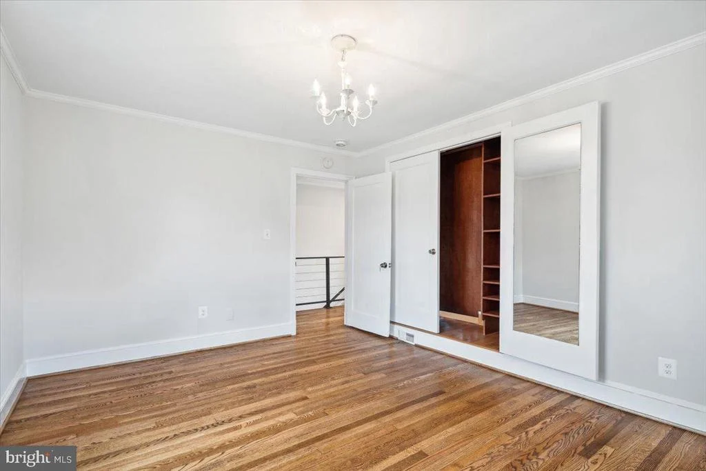 Photo of 900 ROSEMONT AVENUE