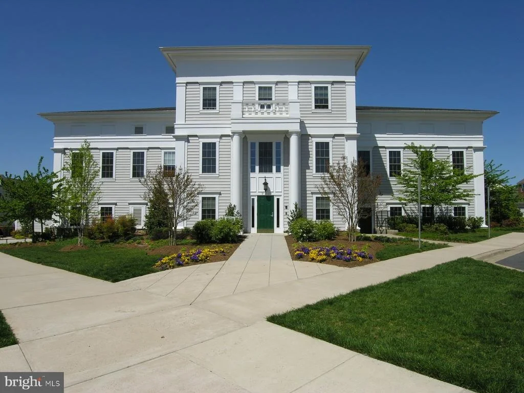 Photo of 945 MAIN STREET