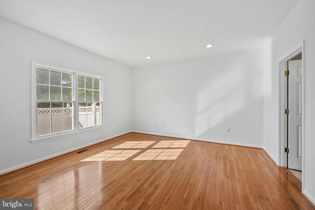 Photo of 1002 EASTBOURNE COURT