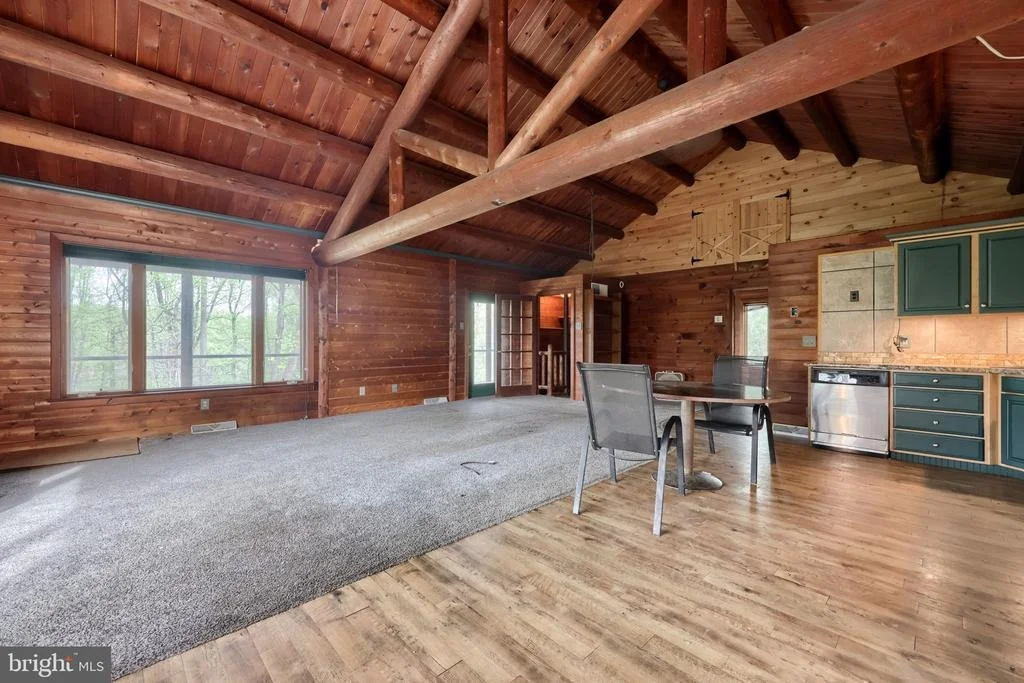Photo of 171 FOX HOLLOW ROAD