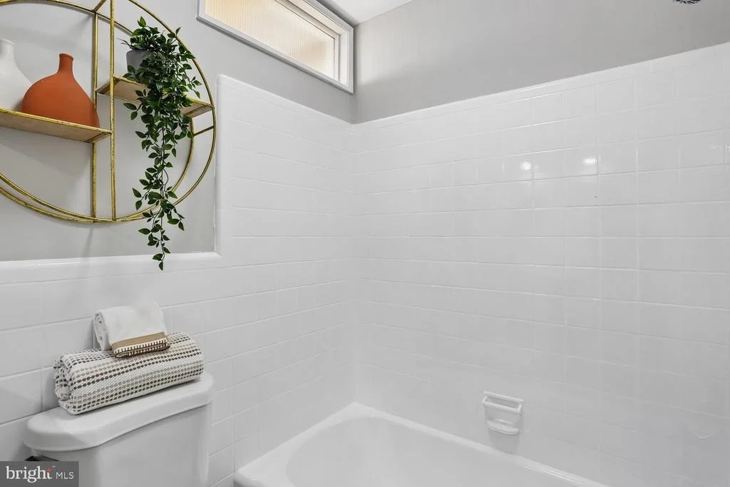 Photo of 811 KENBROOK DRIVE