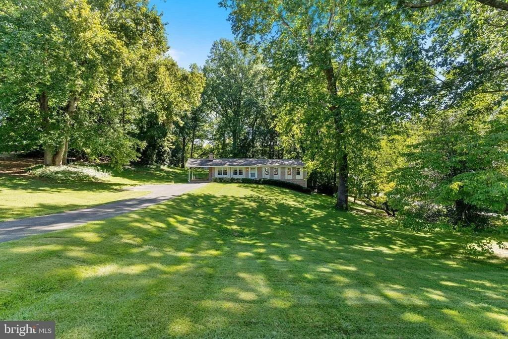Photo of 11219 LAKEVIEW DRIVE