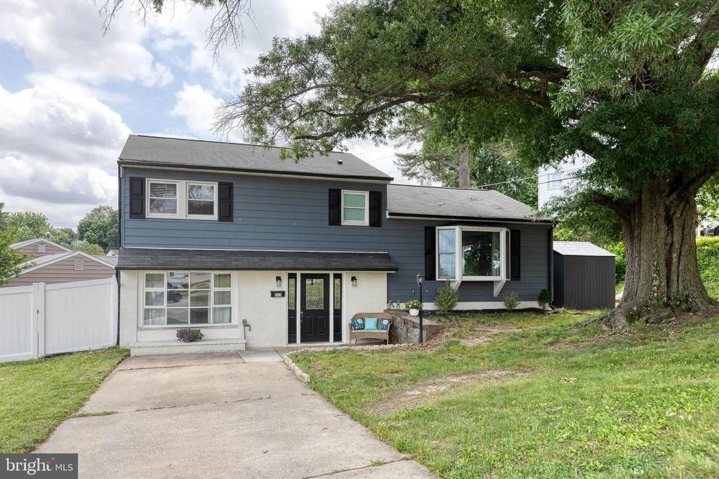 Photo of 5820 HERON DRIVE