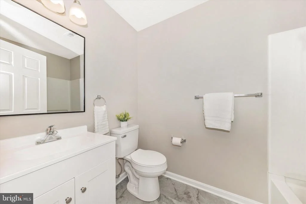 Photo of Unit 2C at 2149 WAINWRIGHT COURT